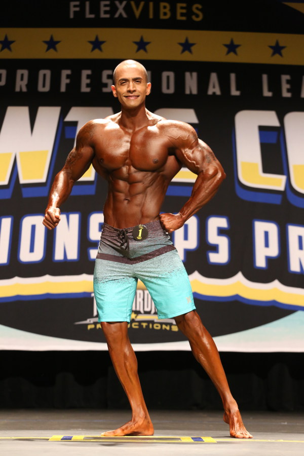 Edward Alvarez